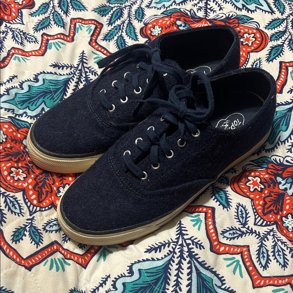 Women’s Navy Sperry top sider shoes